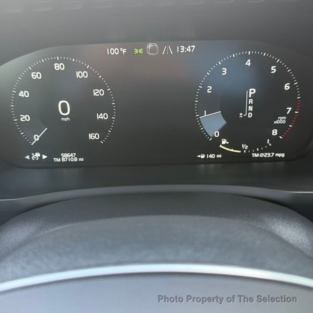 Volvo XC90 photo 26