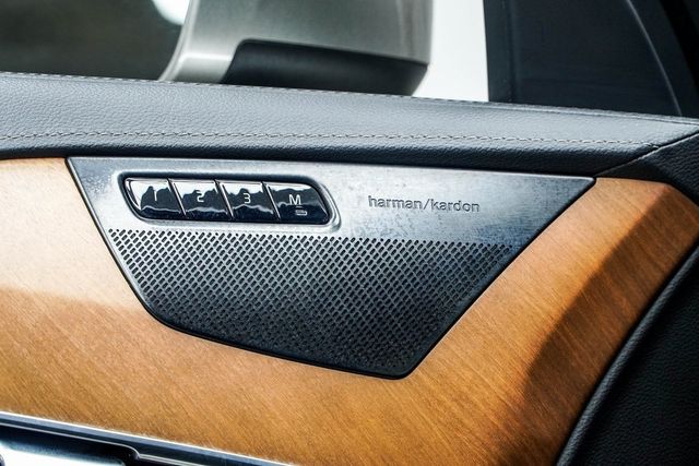 2020 Volvo XC90 T8 eAWD Plug-In Hybrid Inscription 6 Passenger - 22979871 - 32