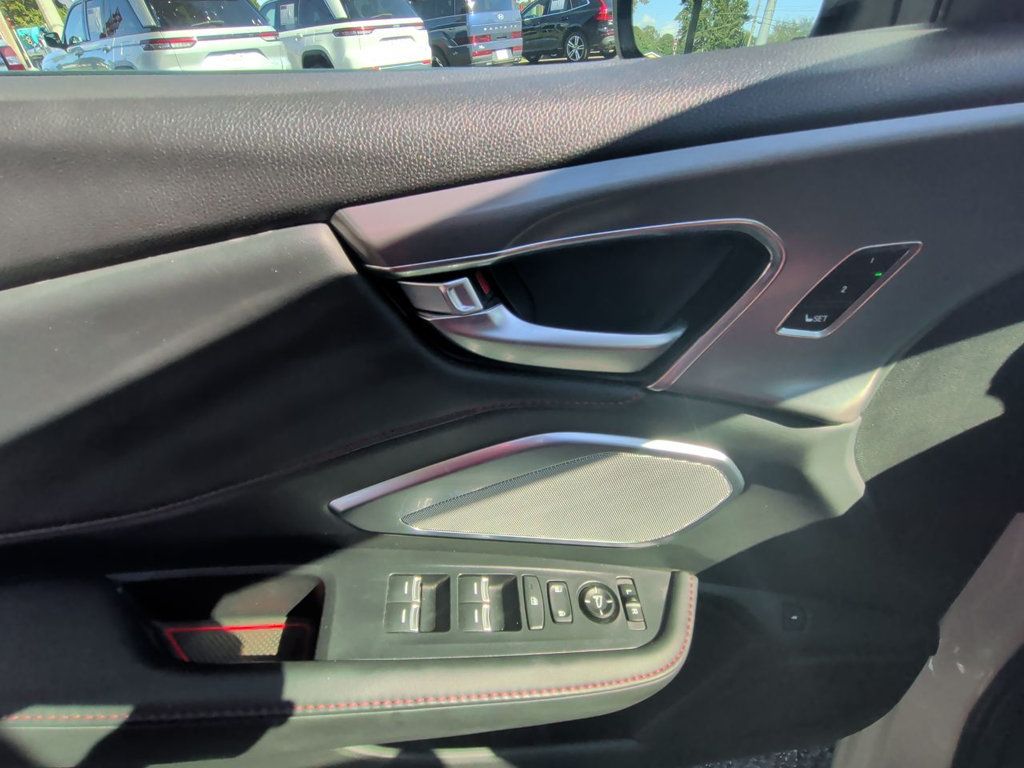 Acura RDX photo 12