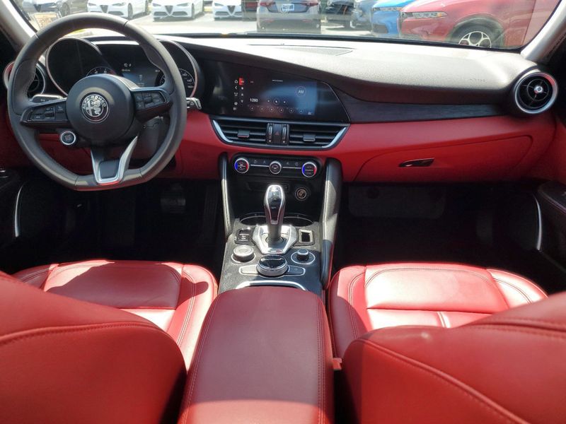 2021 Alfa Romeo Giulia RWD - 22433107 - 12