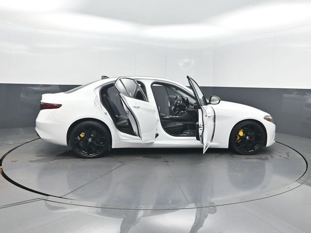 2021 Alfa Romeo Giulia Ti RWD - 22992680 - 34