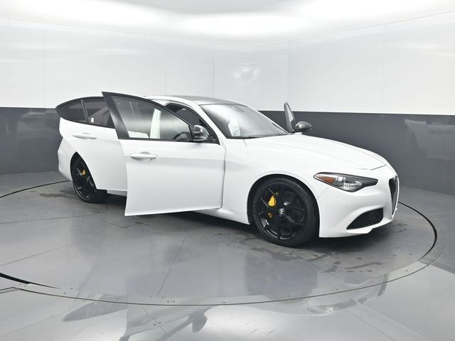 2021 Alfa Romeo Giulia Ti RWD - 22992680 - 35