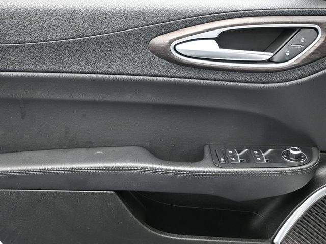 2021 Alfa Romeo Giulia Ti RWD - 22992680 - 6