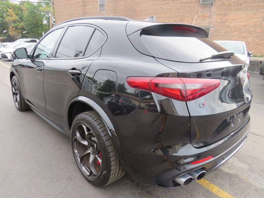 2021 Alfa Romeo Stelvio Quadrifoglio photo 7
