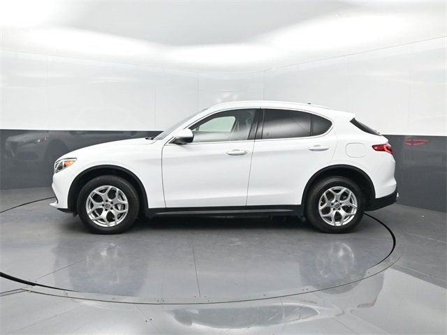 2021 Alfa Romeo Stelvio Sport Base photo 2