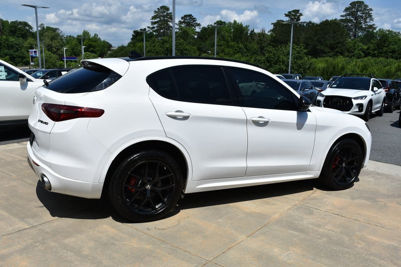 2021 Alfa Romeo Stelvio Ti photo 11