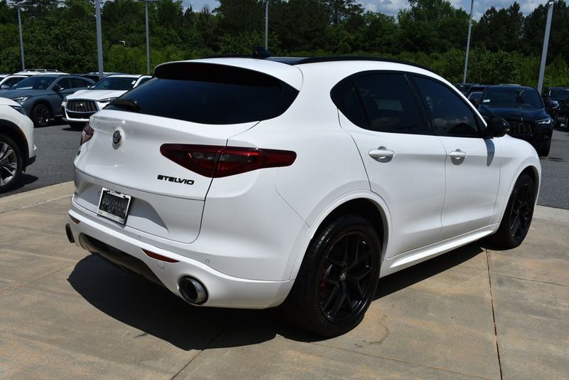 2021 Alfa Romeo Stelvio Ti photo 12