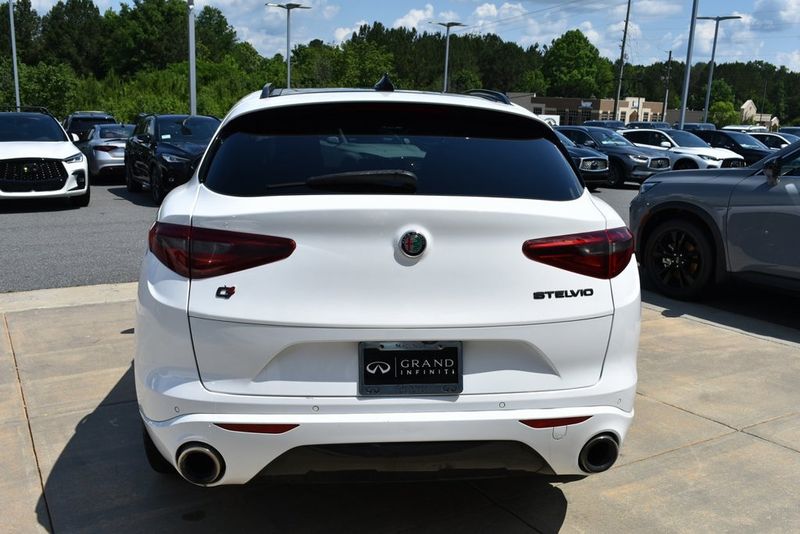 2021 Alfa Romeo Stelvio Ti photo 13