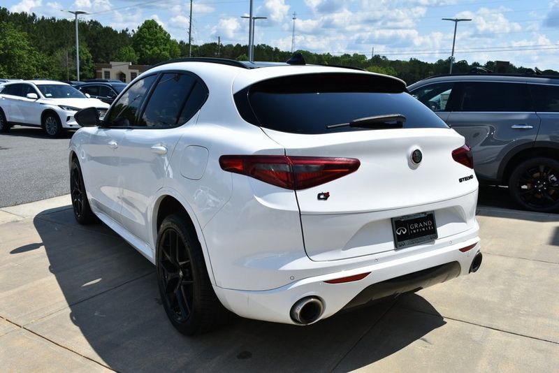 2021 Alfa Romeo Stelvio Ti photo 14