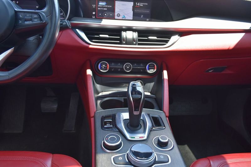 2021 Alfa Romeo Stelvio Ti photo 18