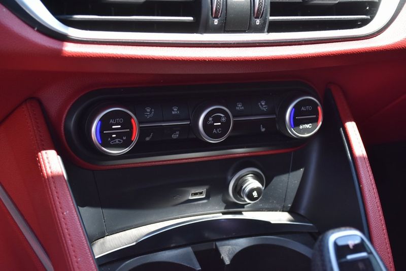 2021 Alfa Romeo Stelvio Ti photo 24