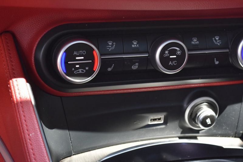 2021 Alfa Romeo Stelvio Ti photo 25
