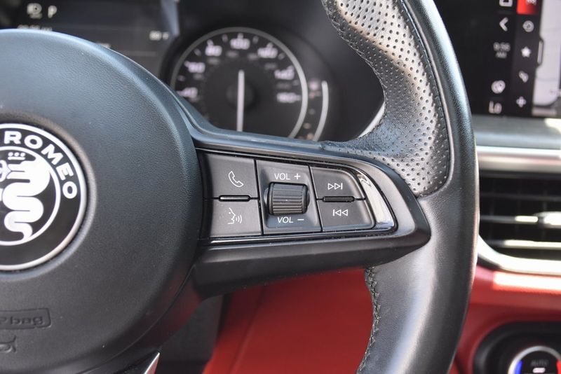 2021 Alfa Romeo Stelvio Ti photo 26
