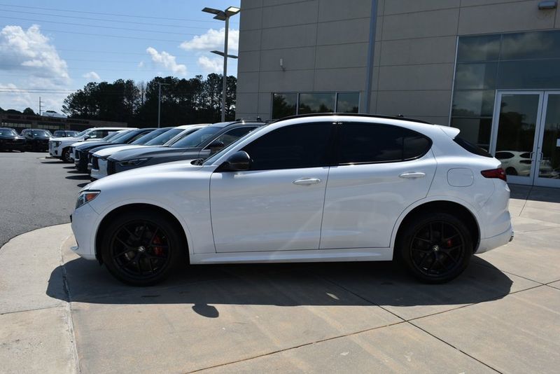 2021 Alfa Romeo Stelvio Ti photo 8