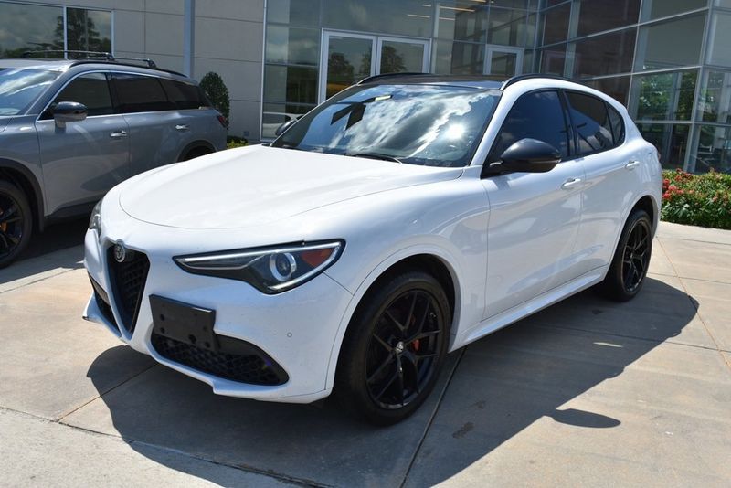 2021 Alfa Romeo Stelvio Ti photo 9