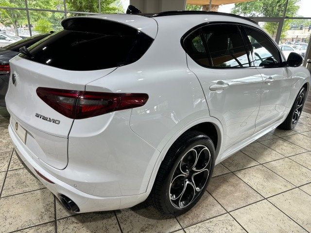 2021 Alfa Romeo Stelvio Ti Sport AWD - 22600225 - 4