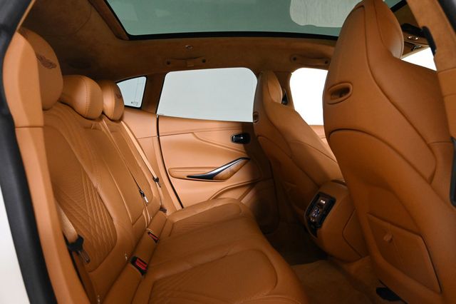 2021 Aston Martin DBX 550 - 22944479 - 13