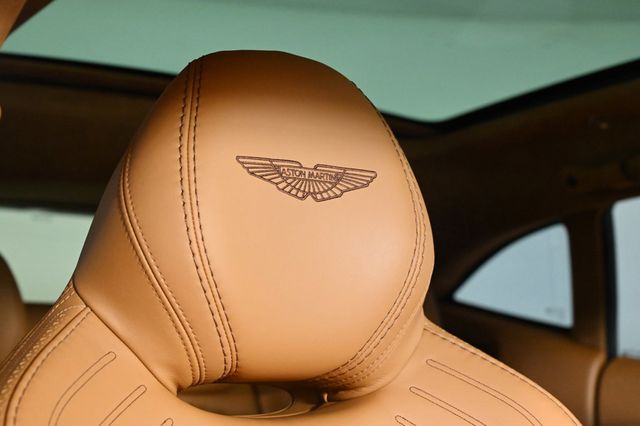 2021 Aston Martin DBX 550 - 22944479 - 3