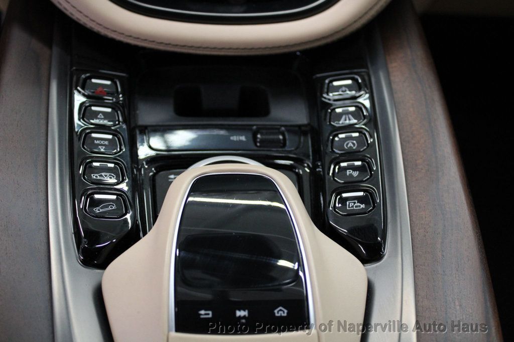 2021 Aston Martin DBX AM8 photo 24