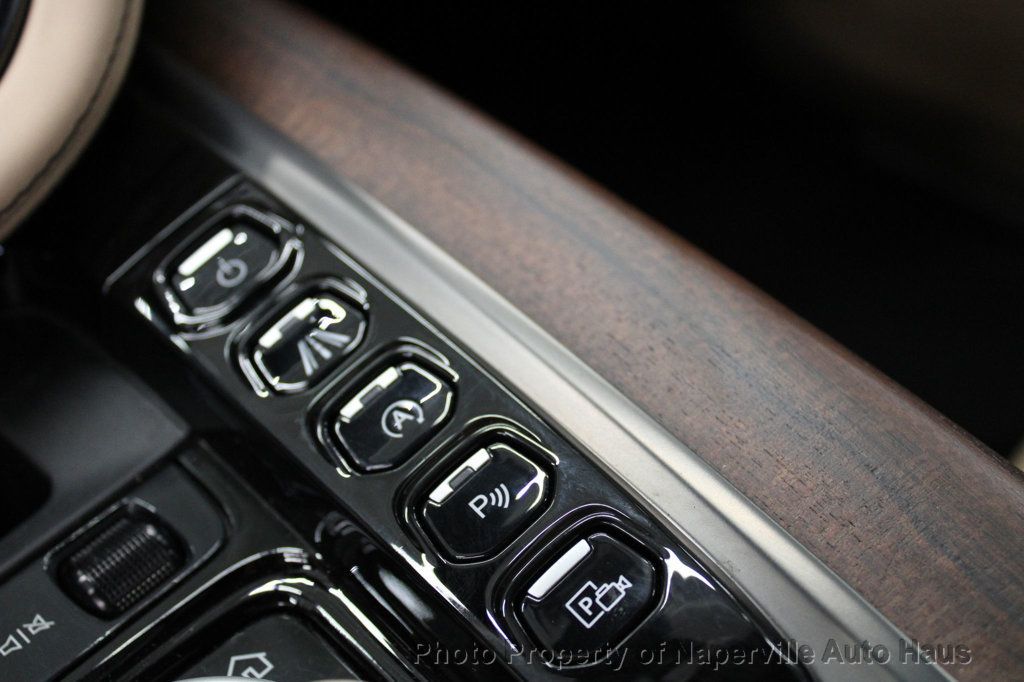 2021 Aston Martin DBX AM8 photo 26