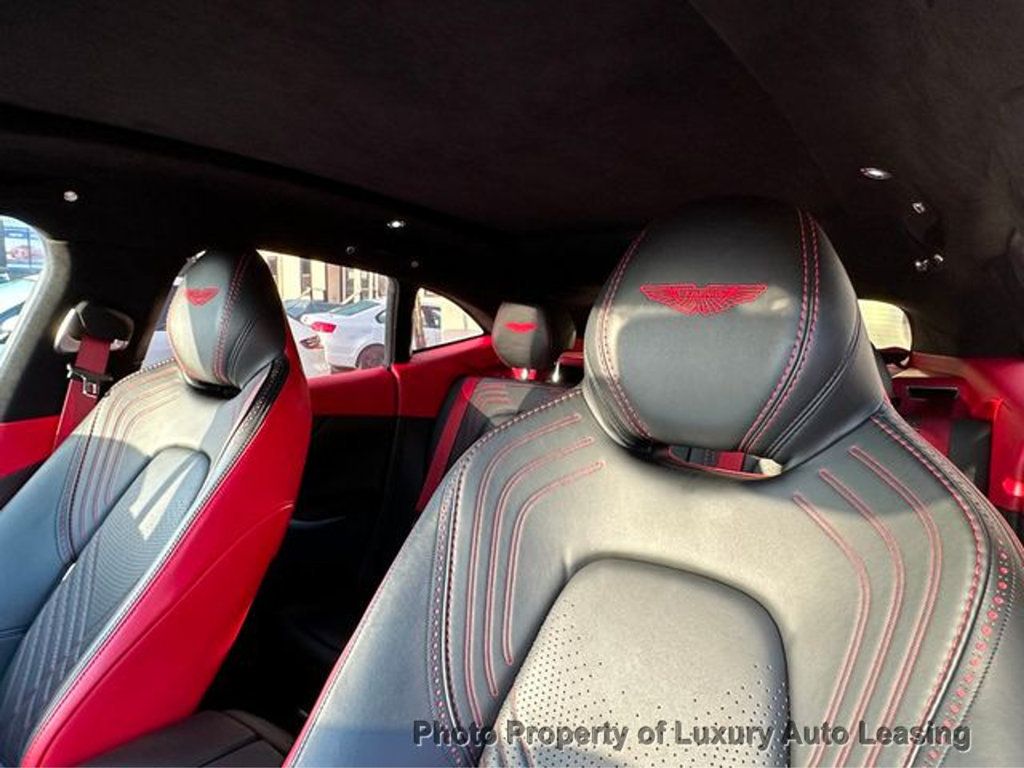 2021 Aston Martin DBX photo 10