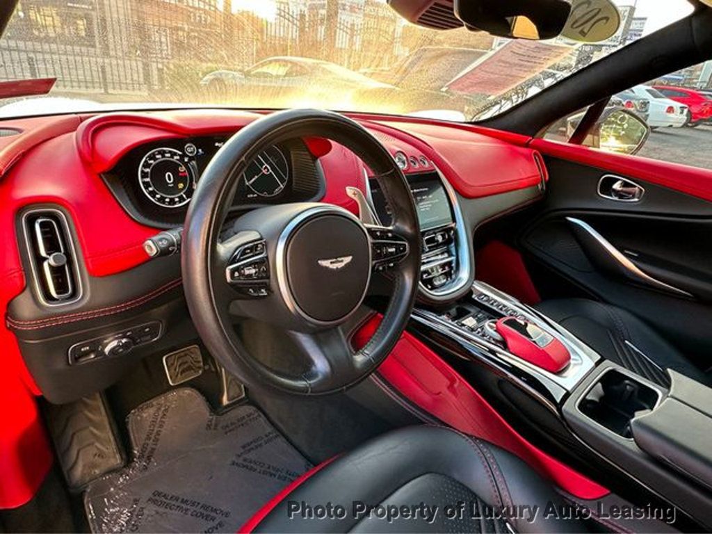 2021 Aston Martin DBX photo 11