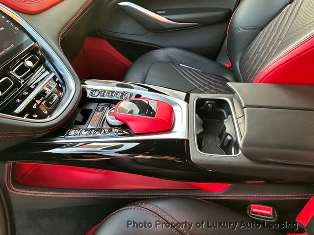 2021 Aston Martin DBX photo 13