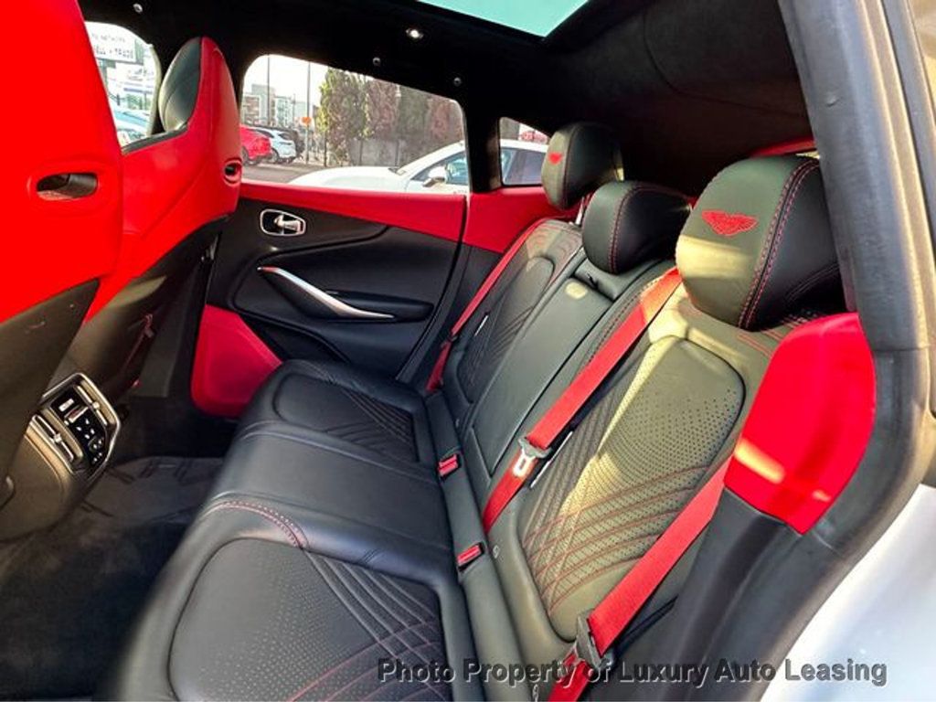 2021 Aston Martin DBX photo 17