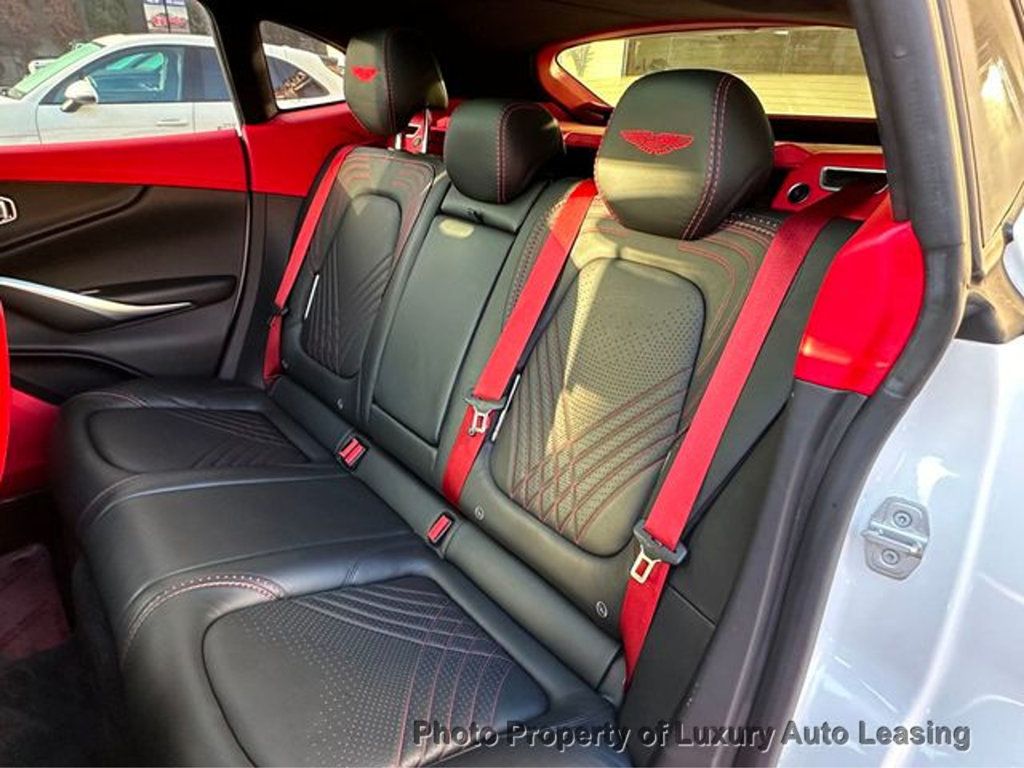 2021 Aston Martin DBX photo 18