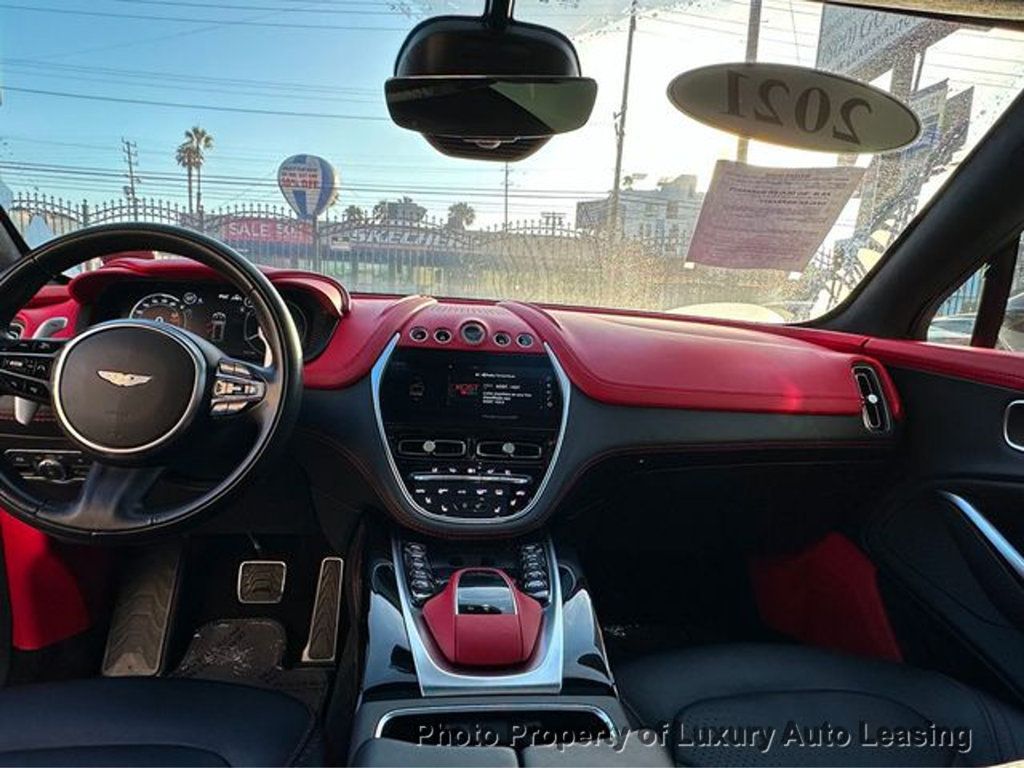 2021 Aston Martin DBX photo 21