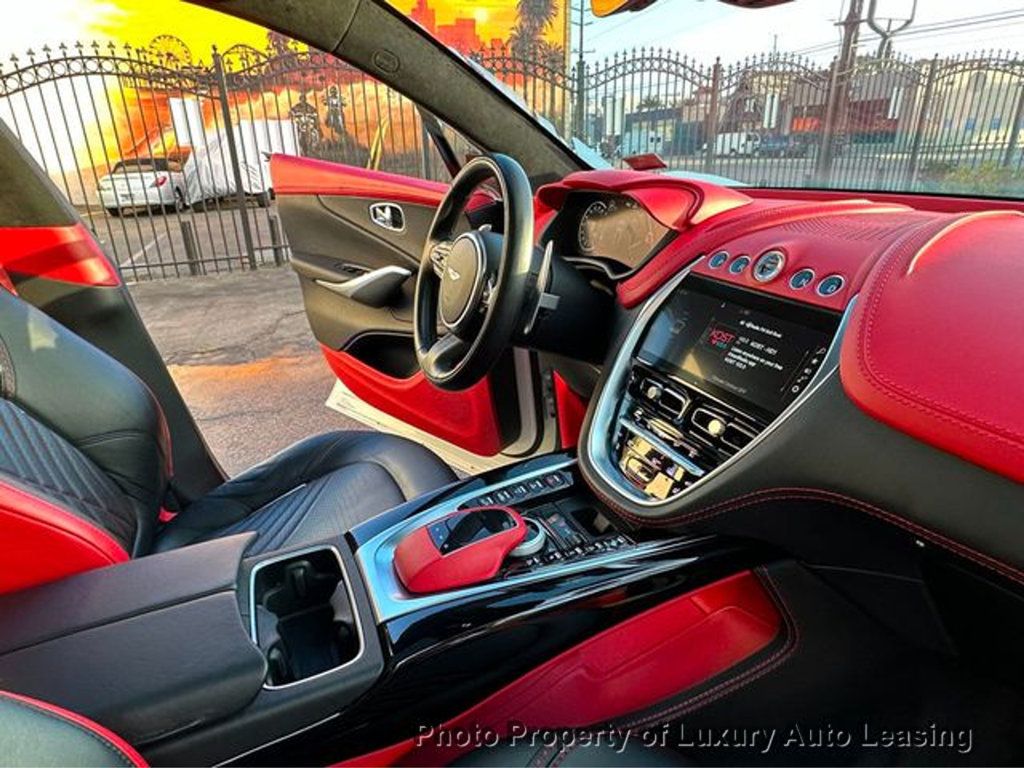 2021 Aston Martin DBX photo 26