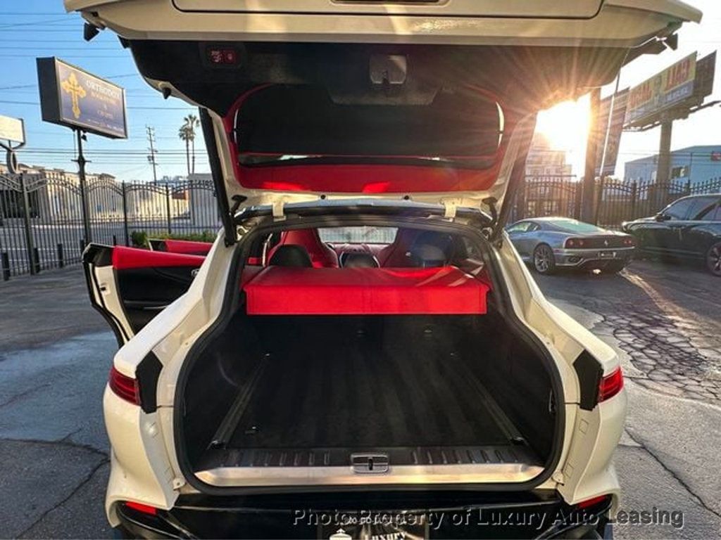 2021 Aston Martin DBX photo 29
