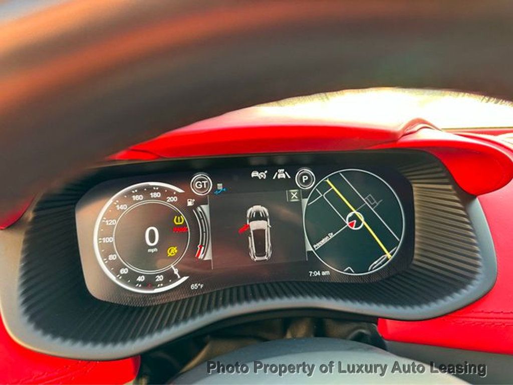2021 Aston Martin DBX photo 33