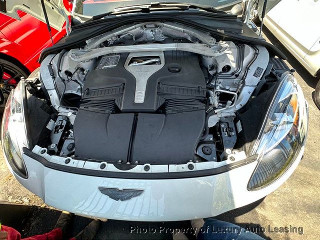 2021 Aston Martin DBX photo 35