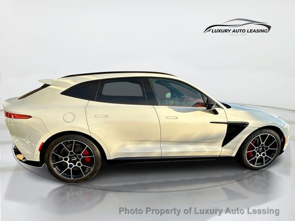2021 Aston Martin DBX photo 6
