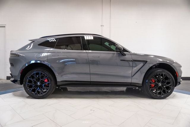 2021 Aston Martin DBX AWD - 22885333 - 32