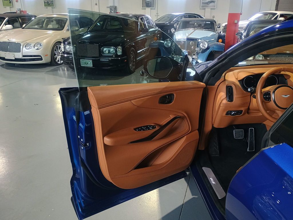 2021 Aston Martin DBX AWD Florida SUV - 22977714 - 11