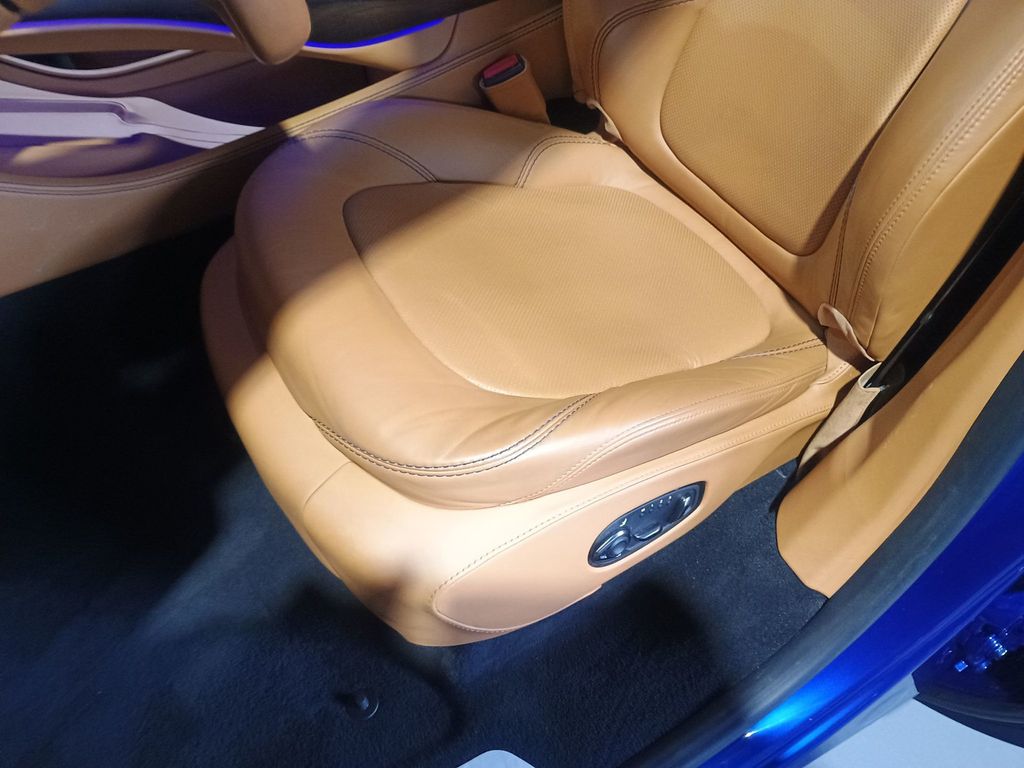 2021 Aston Martin DBX AWD Florida SUV - 22977714 - 14