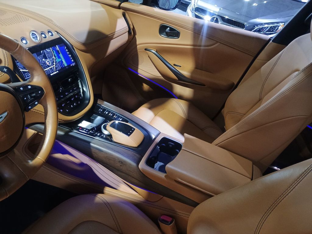 2021 Aston Martin DBX AWD Florida SUV - 22977714 - 17