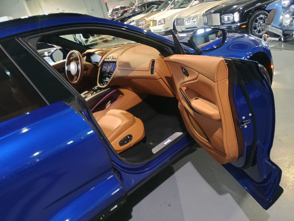 2021 Aston Martin DBX AWD Florida SUV - 22977714 - 37