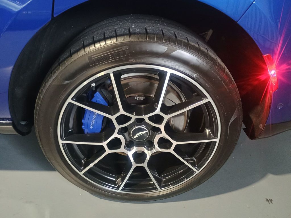 2021 Aston Martin DBX AWD Florida SUV - 22977714 - 52