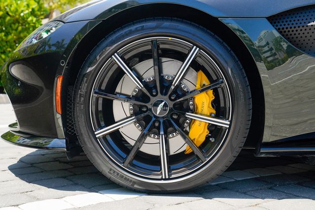 2021 Aston Martin Vantage Coupe Manual - 22900621 - 34