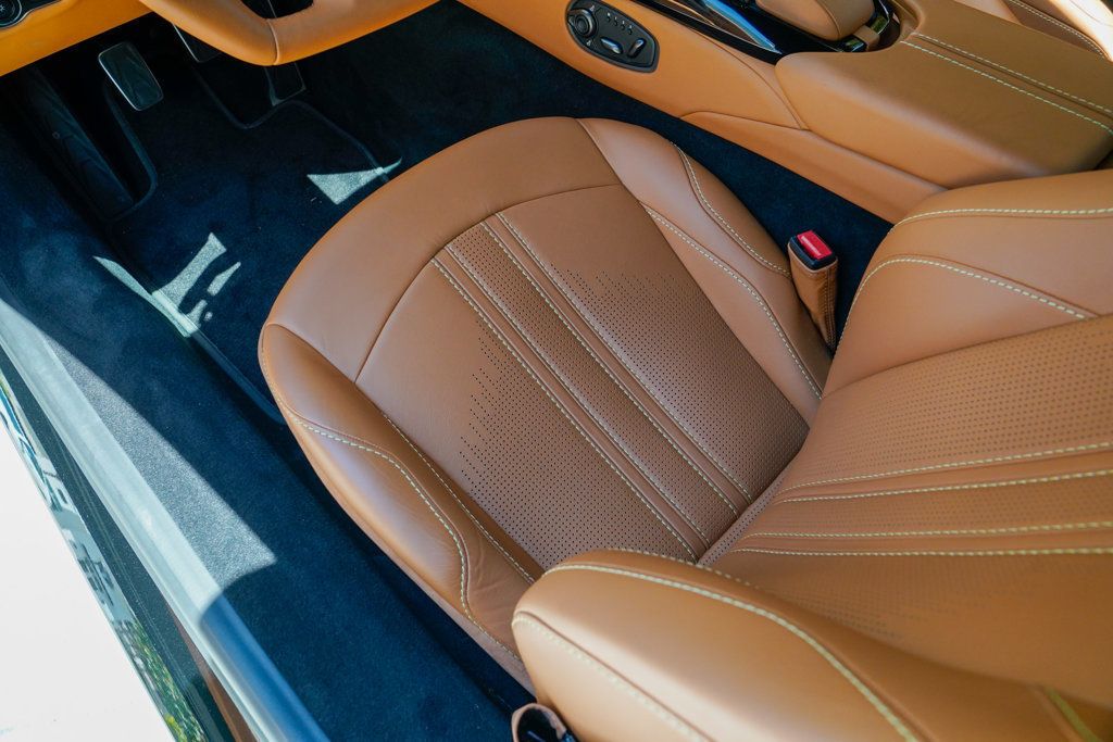 2021 Aston Martin Vantage Coupe Manual - 22900621 - 55