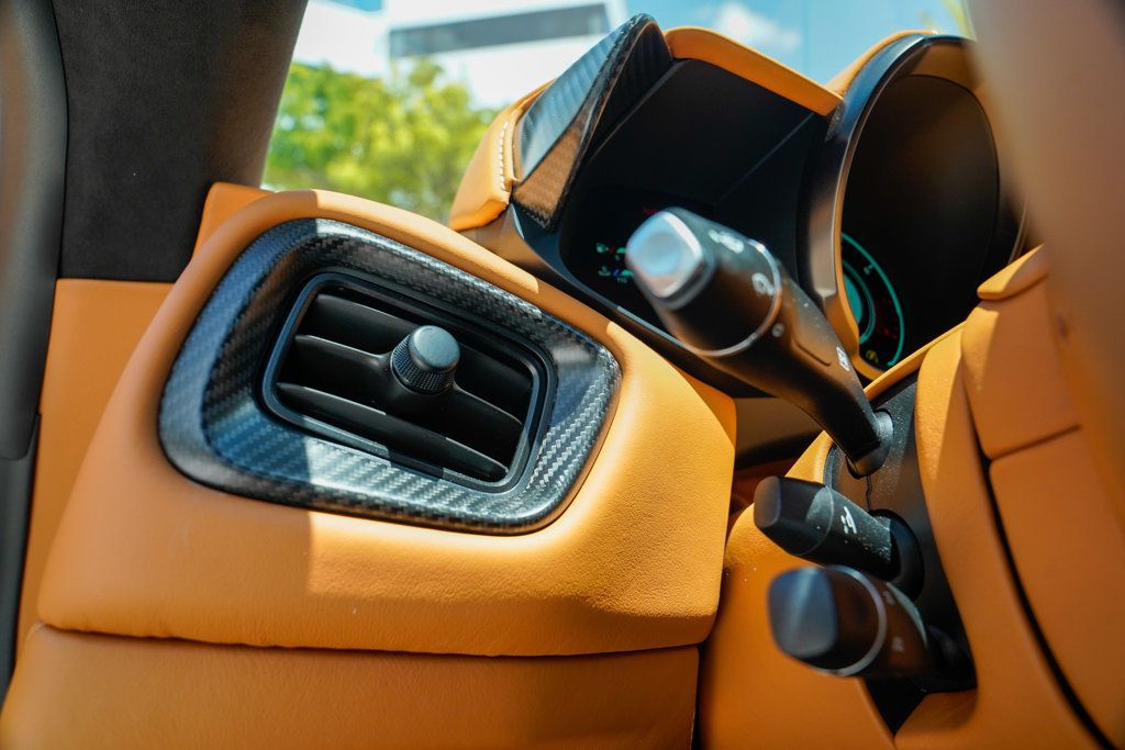 2021 Aston Martin Vantage Coupe Manual - 22900621 - 57