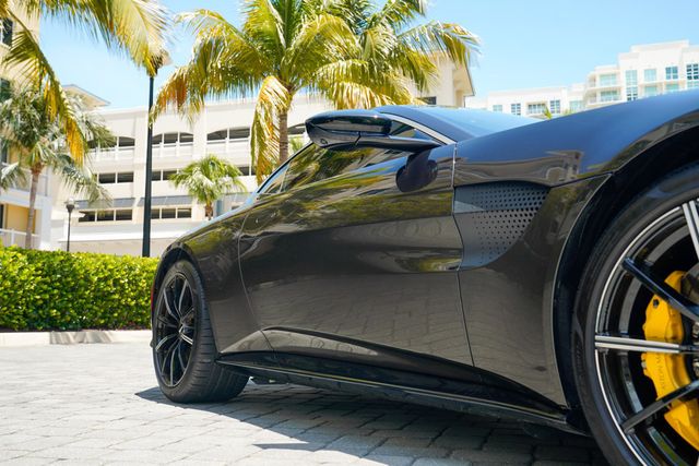 2021 Aston Martin Vantage Coupe Manual - 22900621 - 8