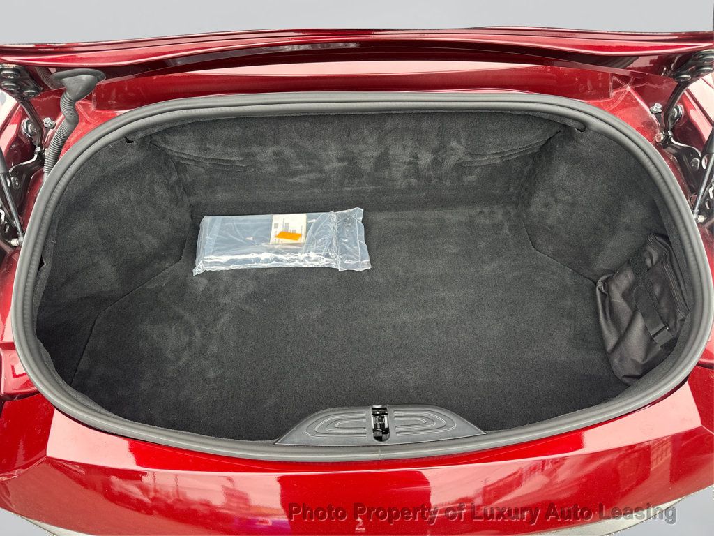 Aston Martin Vantage photo 13