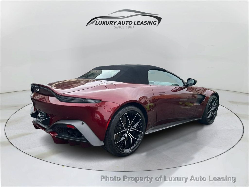 Aston Martin Vantage photo 3