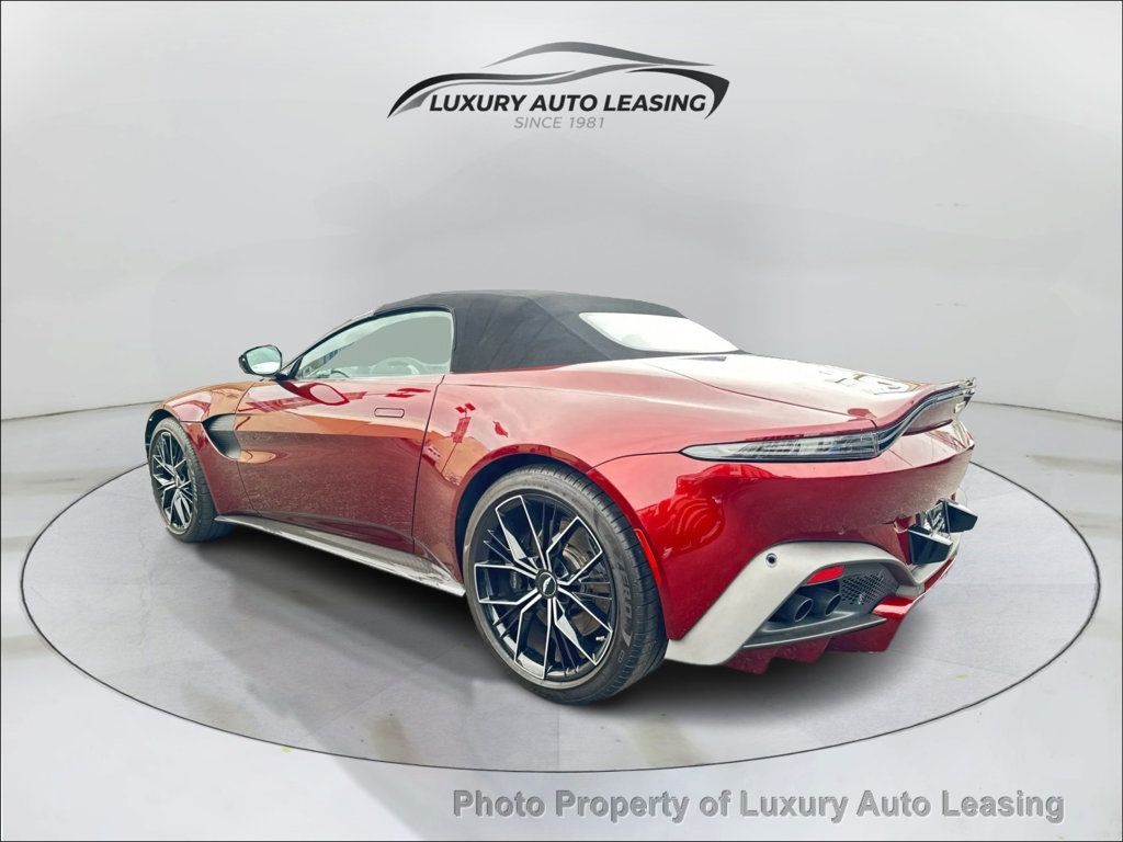 Aston Martin Vantage photo 5