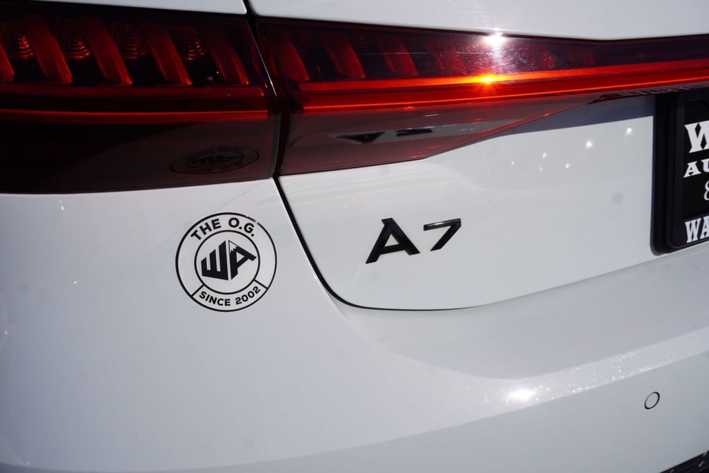 2021 Audi A7  PREMIUM PLUS 55 TFSI E QUATTRO - 23010470 - 16