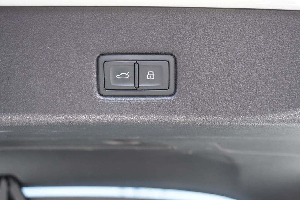 2021 Audi A7  PREMIUM PLUS 55 TFSI E QUATTRO - 23010470 - 22